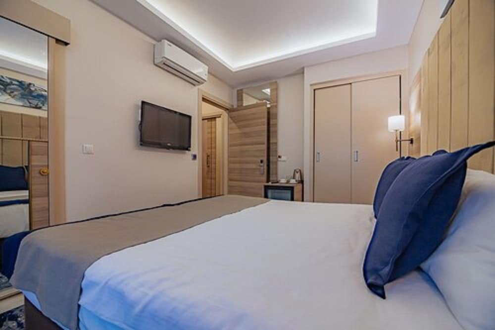 The Milltown Sisli 21