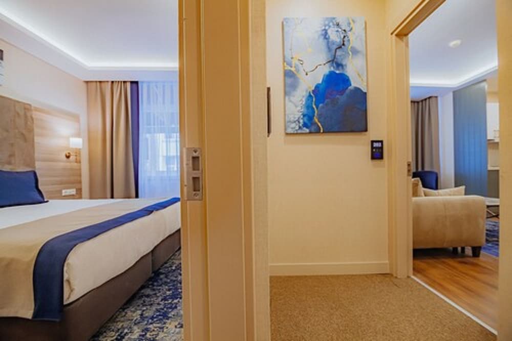 The Milltown Sisli 19