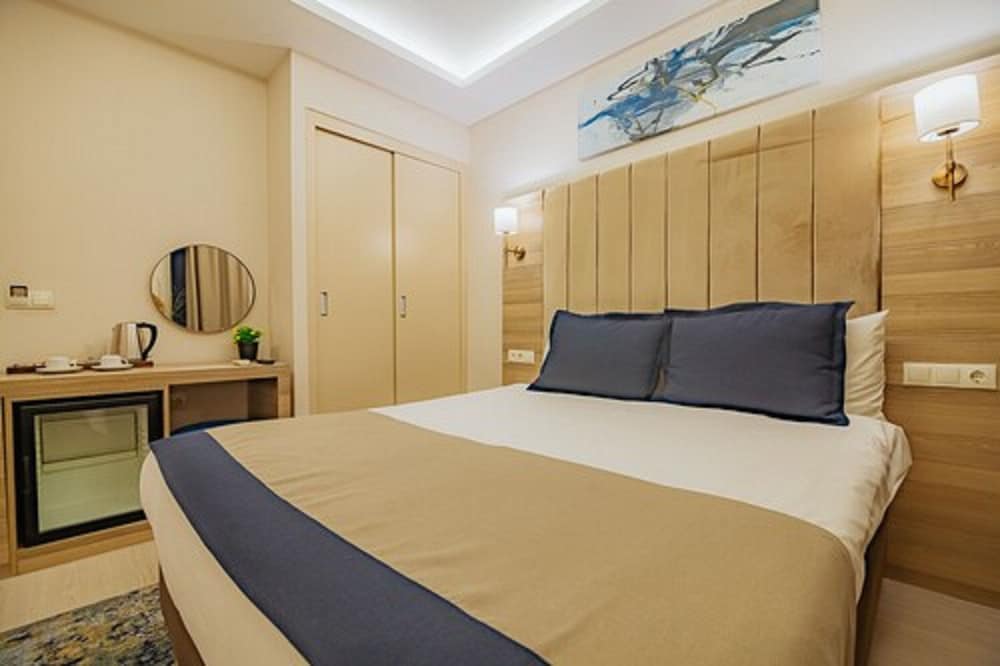 The Milltown Sisli 8