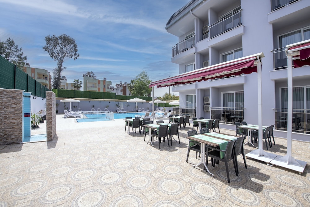 A Hotel Side 12