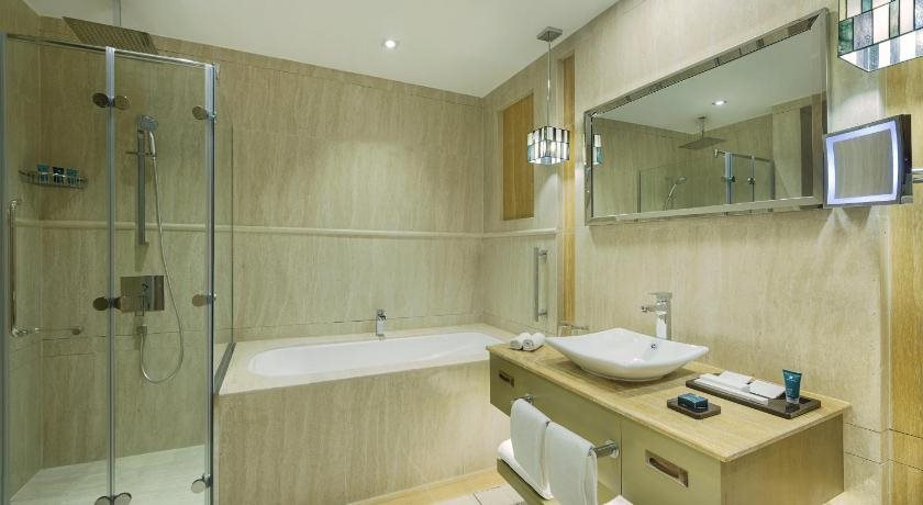 Wyndham Doha West Bay 17