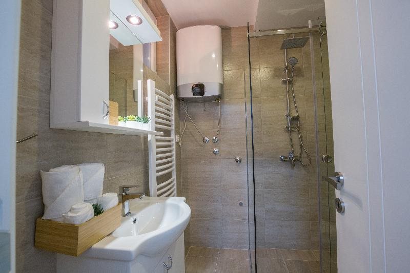 Thomas Residence 15