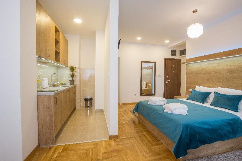 Thomas Residence 18
