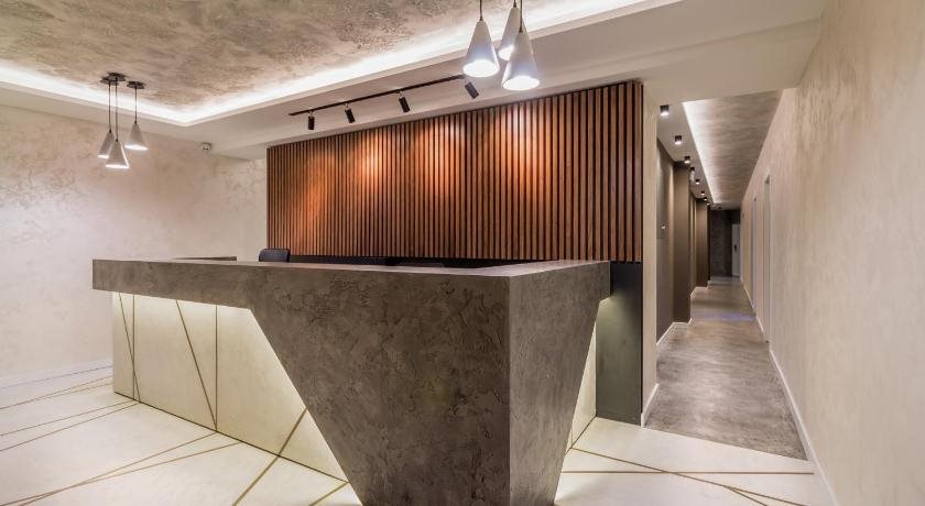 Level Luxury Suites 18