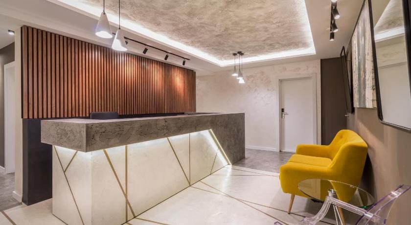Level Luxury Suites 19