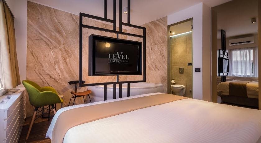 Level Luxury Suites 22