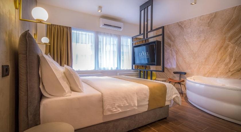 Level Luxury Suites 3