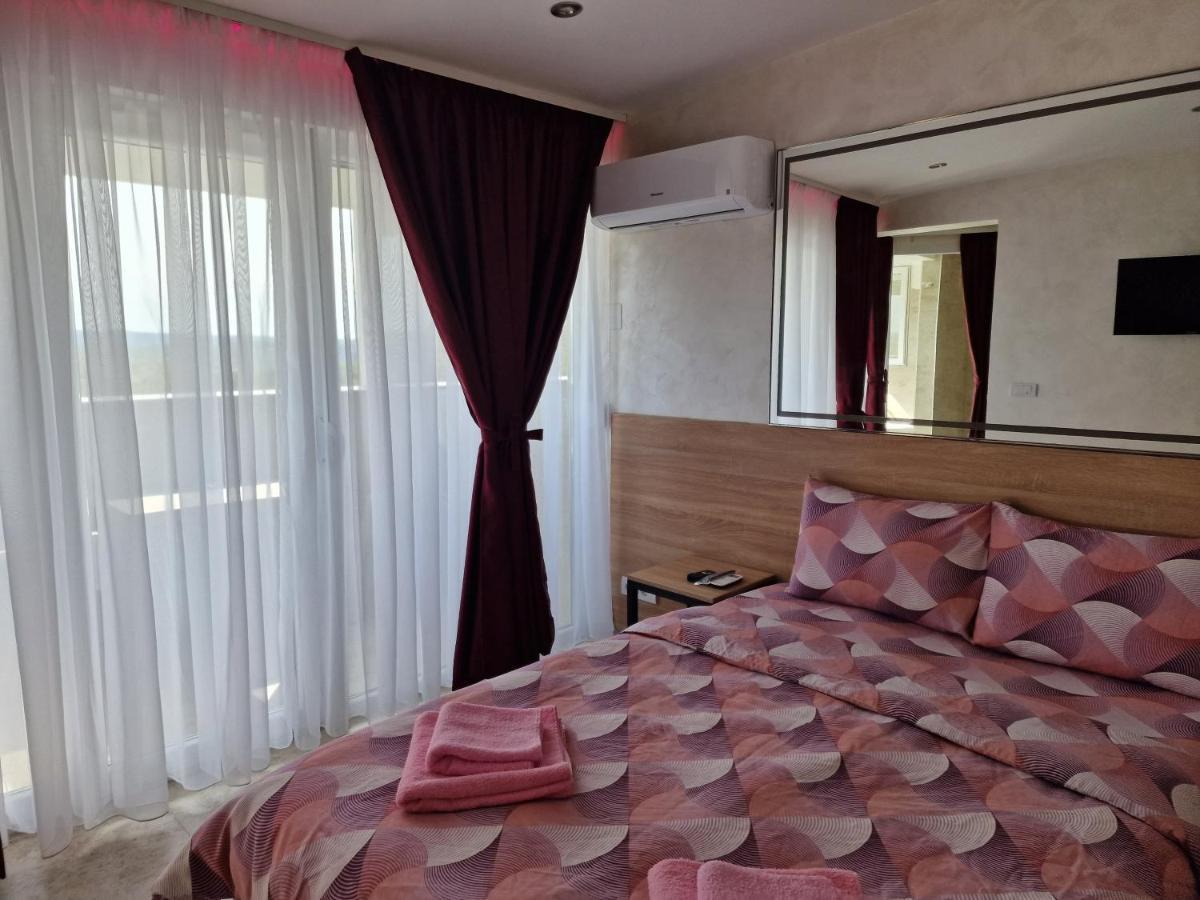 Rooms Green Set 7