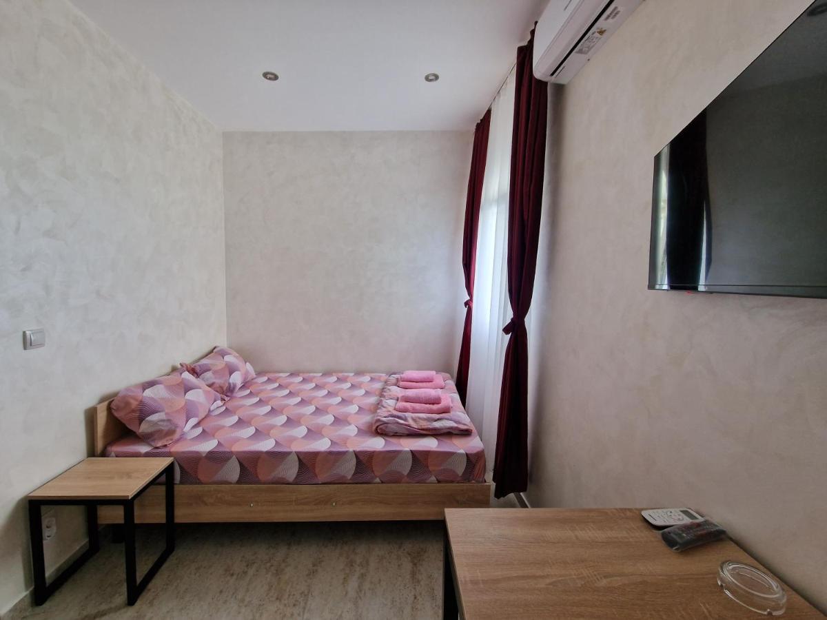 Rooms Green Set 11