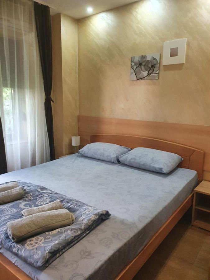 Rooms Green Set 22