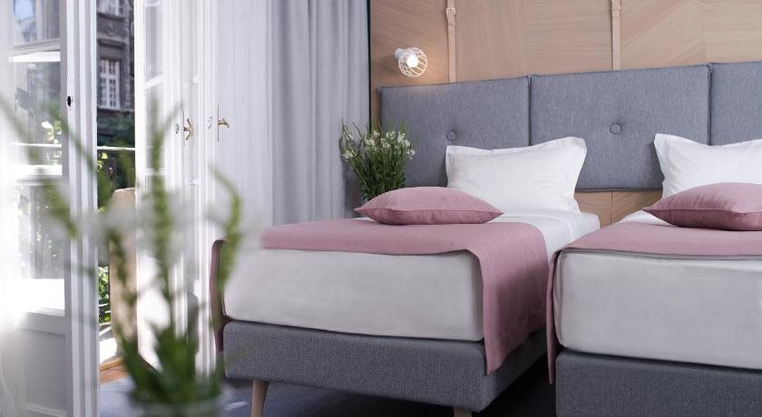 City Nest Modern & Cozy Suites 12