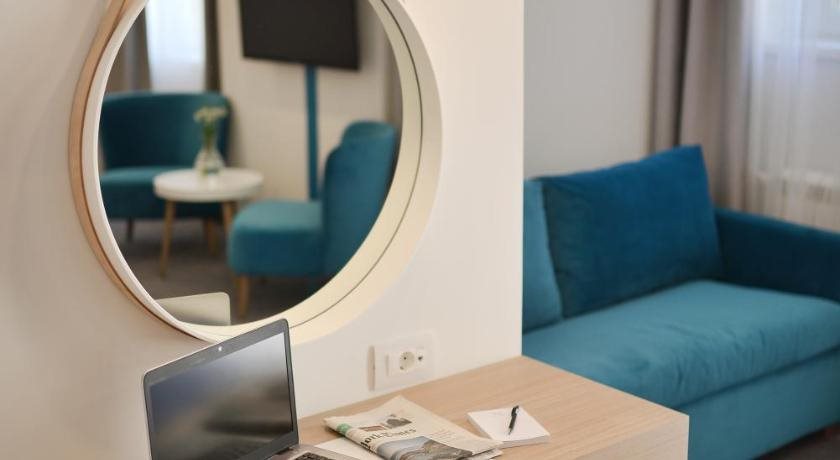 City Nest Modern & Cozy Suites 20