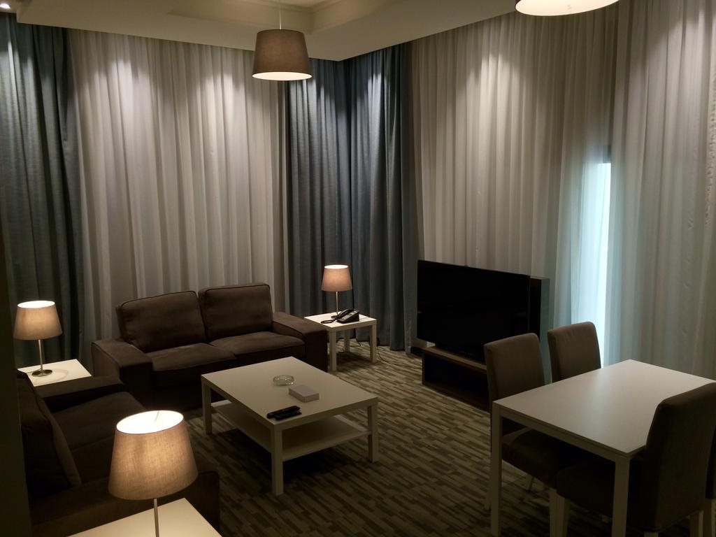 Loren Suites Corniche 1