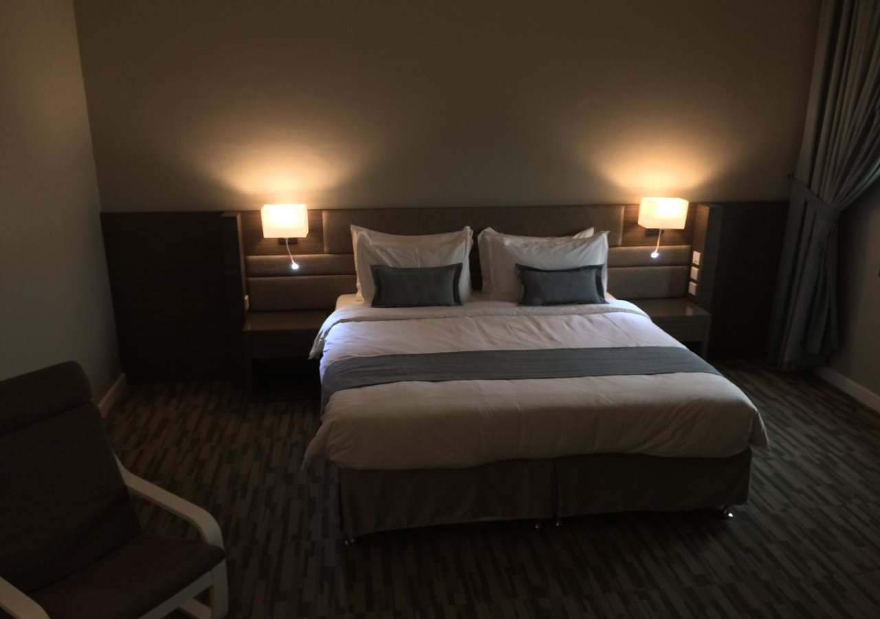 Loren Suites Corniche 13