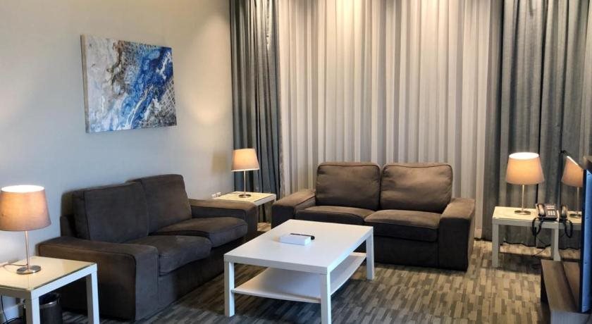 Loren Suites Corniche 19