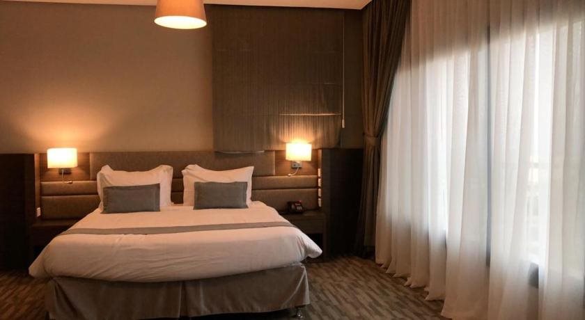 Loren Suites Corniche 22