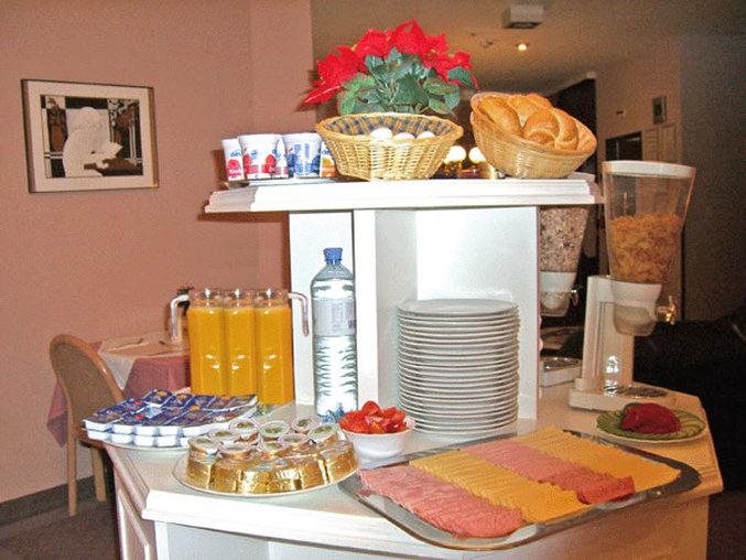 Hotel-Pension Continental 9