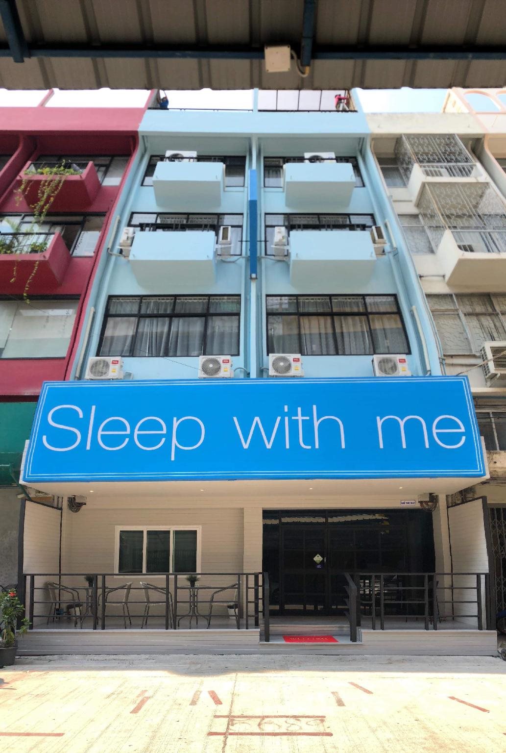 Sleep With Me Bangkok - BTS Phra Khanong 1
