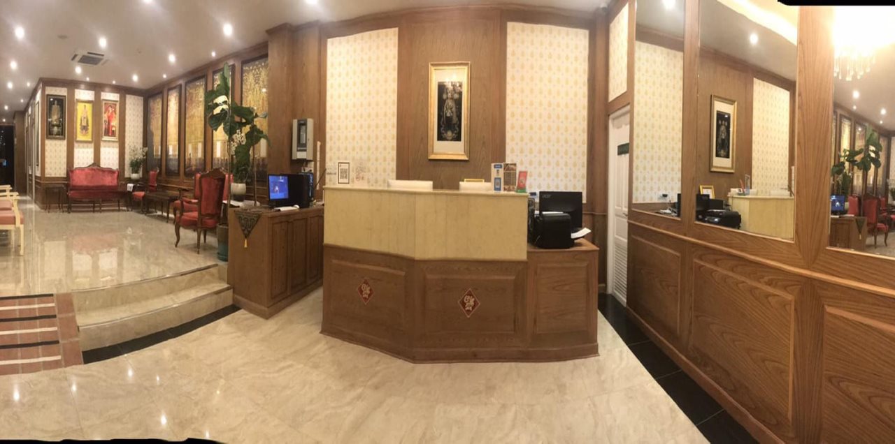 J Place Hotel 7