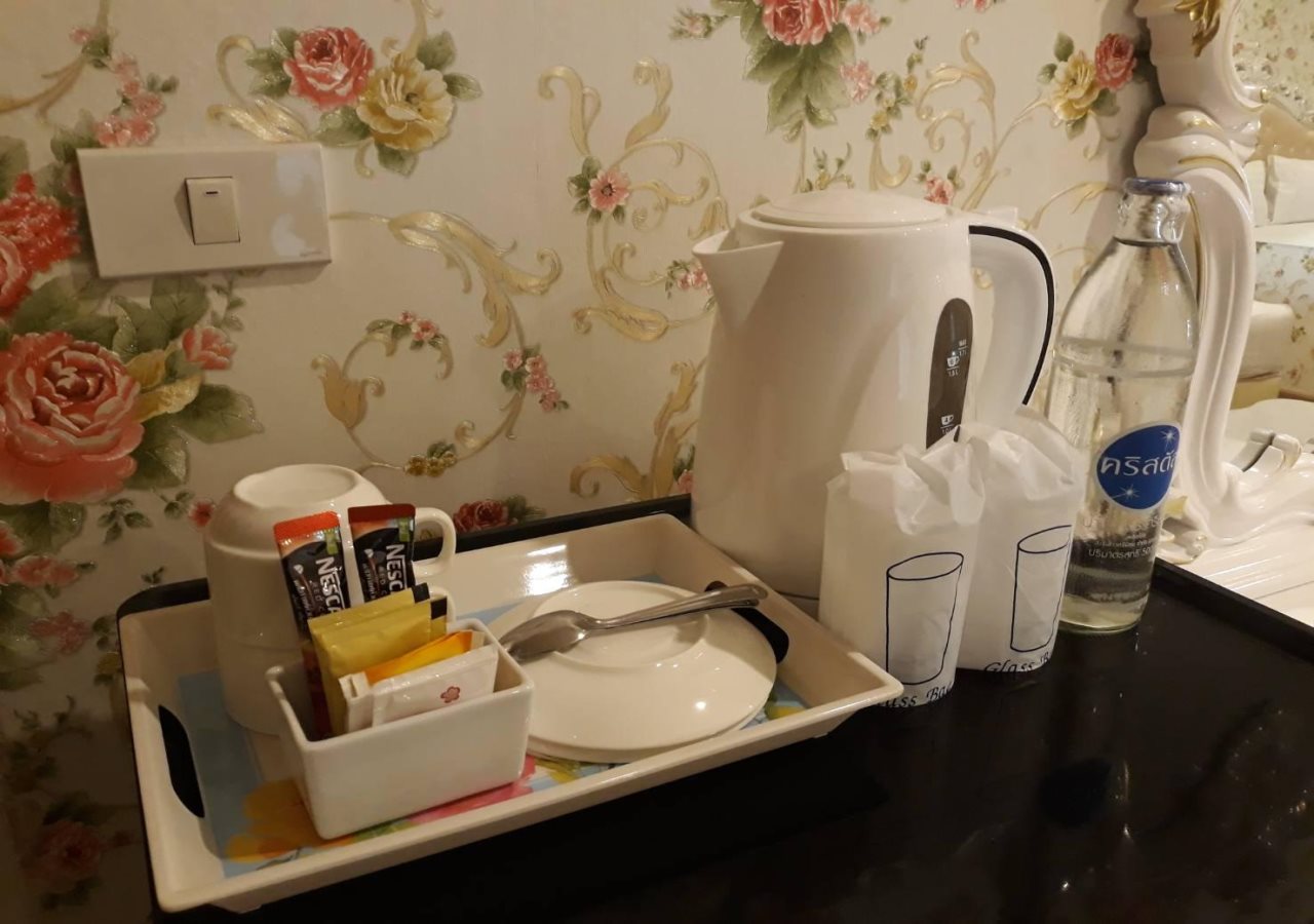 The O-Zone Airport Inn 11