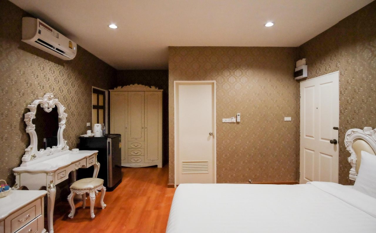 The O-Zone Airport Inn 3