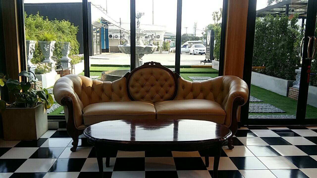 The O-Zone Airport Inn 6