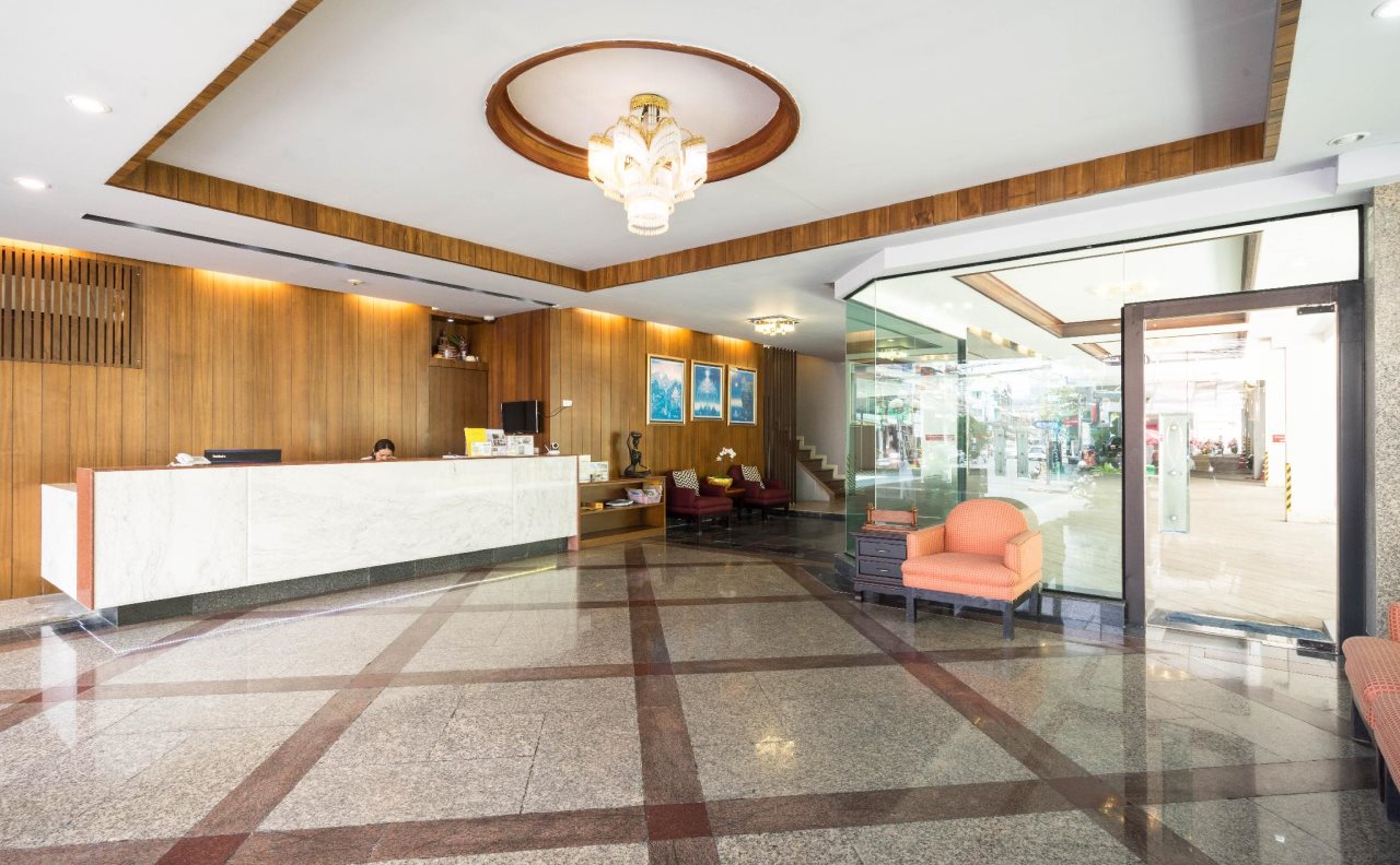 Nice Hotel Ratchada 1