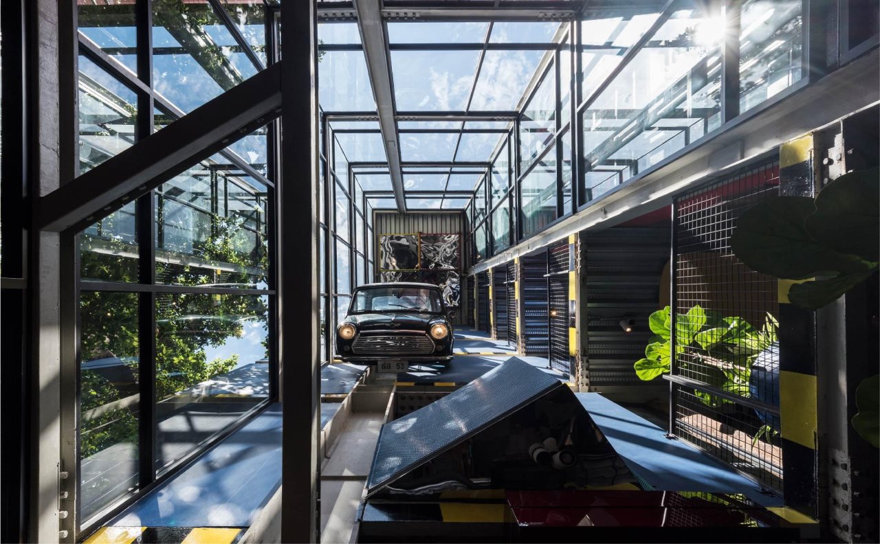 Mestyle Garage Hotel 9