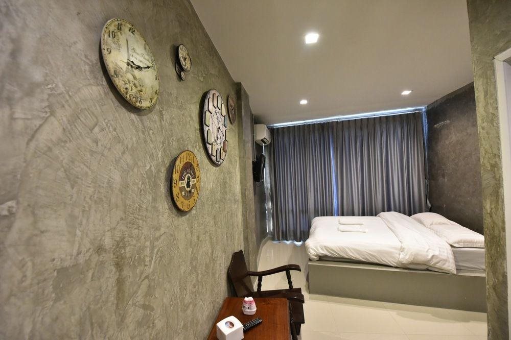 A.M. Place 13