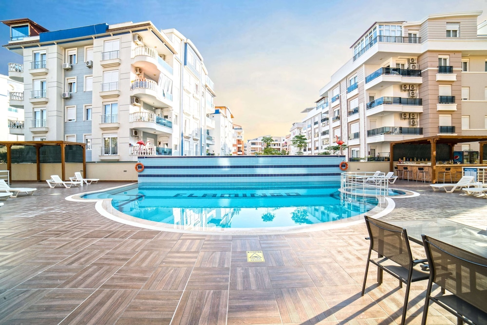 Flamingo Residence 22
