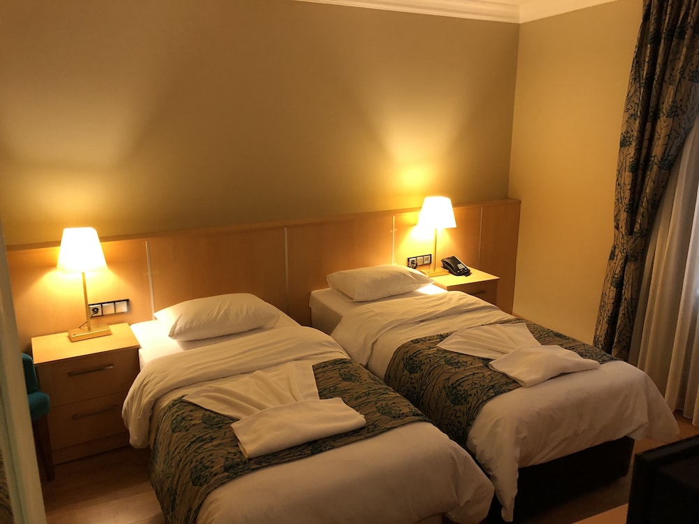 Artika Hotel 12