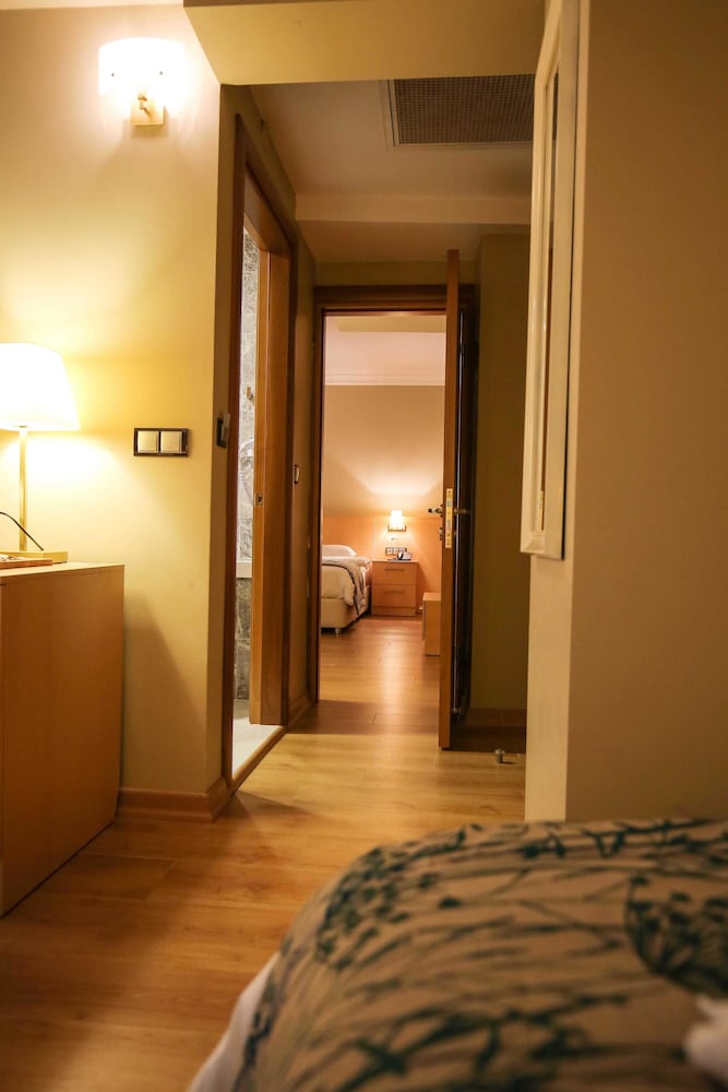 Artika Hotel 14