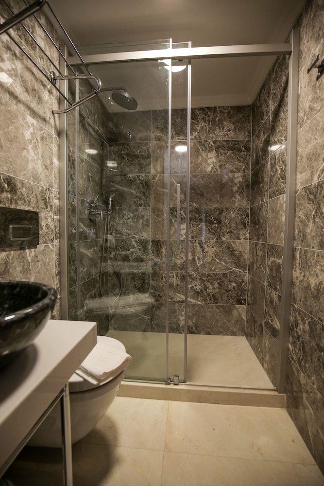 Artika Hotel 22