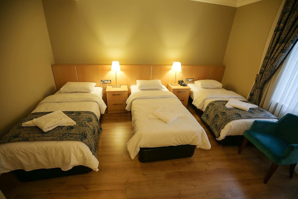 Artika Hotel 7