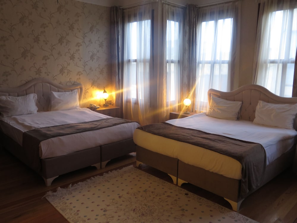Nuray Hotel 11