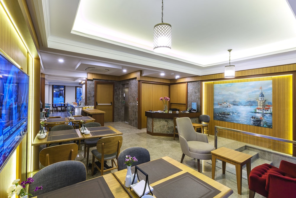 Obelisk Hotel & Suites 3