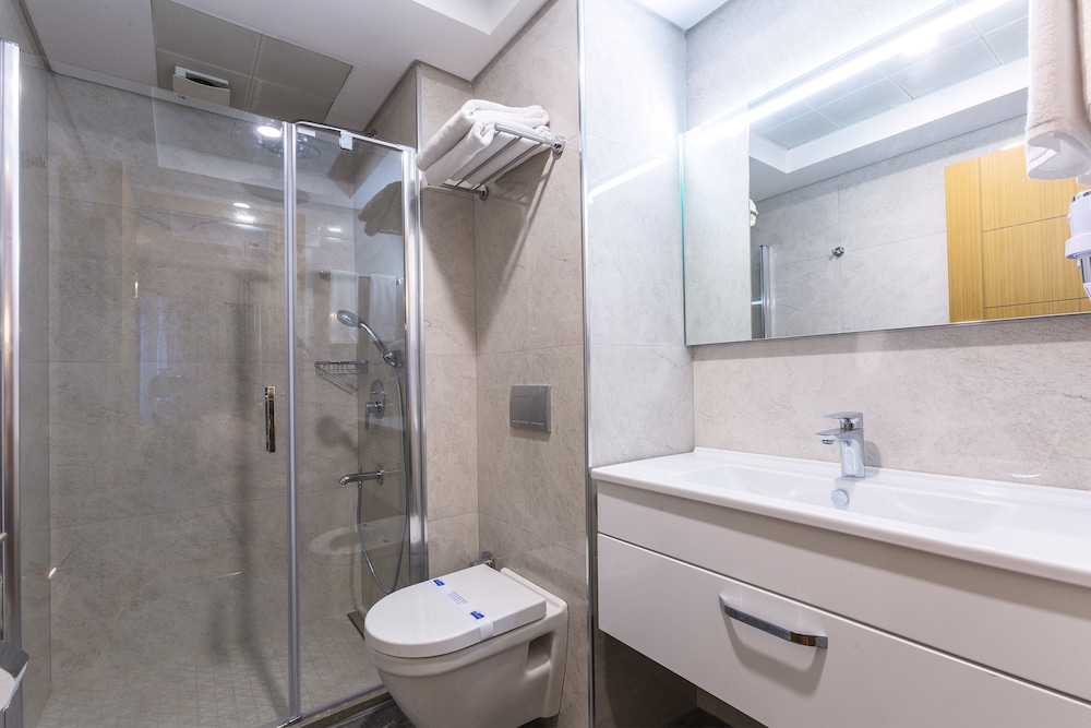 Obelisk Hotel & Suites 21