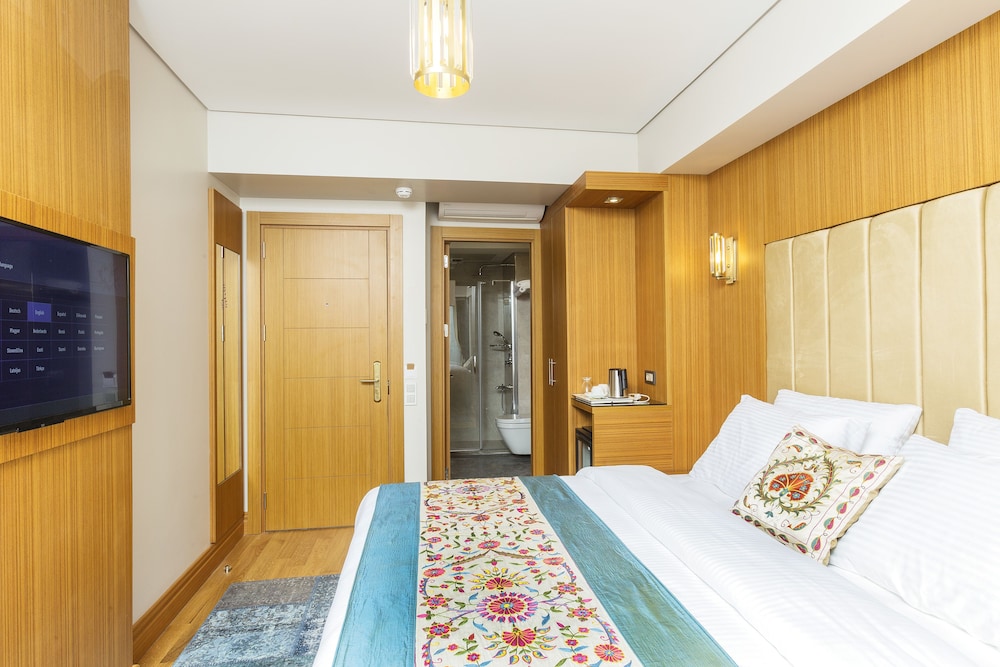 Obelisk Hotel & Suites 20