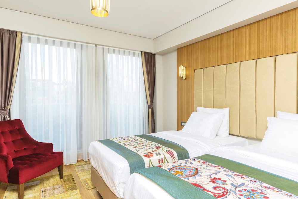 Obelisk Hotel & Suites 24