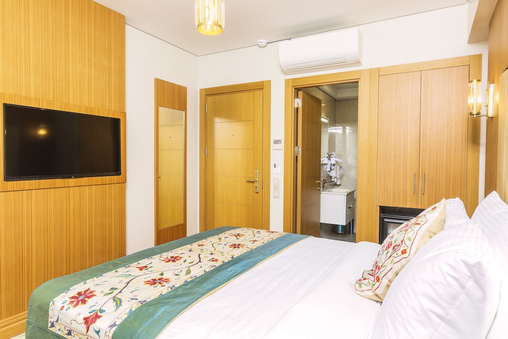 Obelisk Hotel & Suites 11