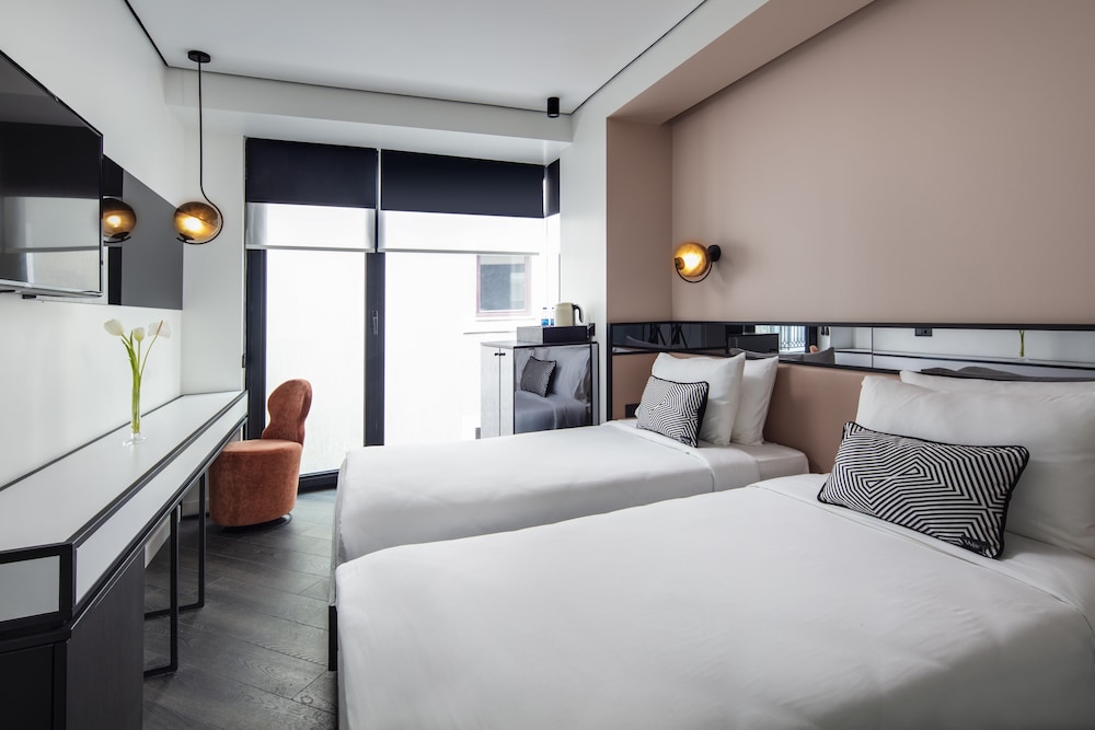 The Westist Hotel 11