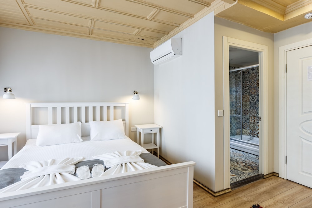 Miro Mansion 12