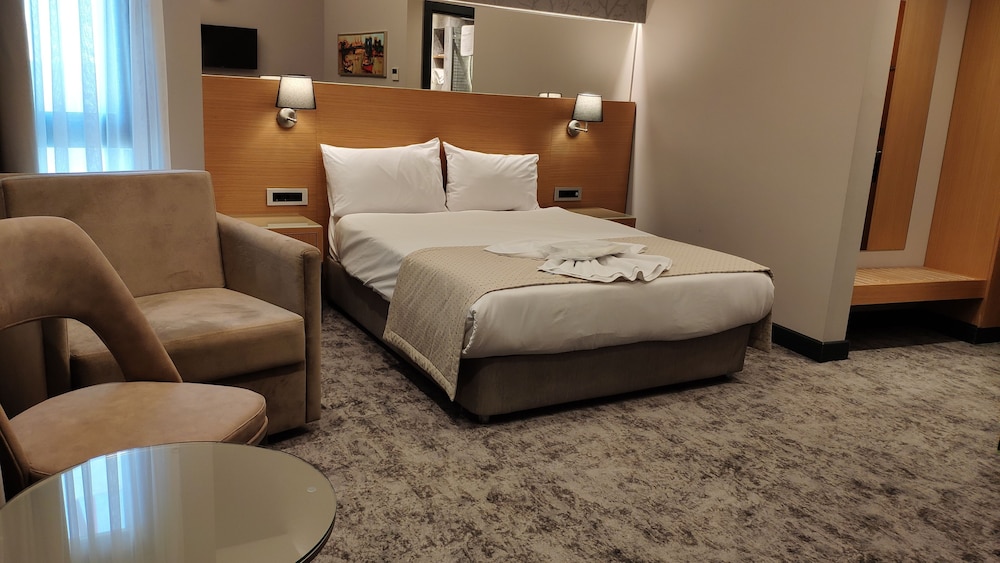 Triada Hotel Karakoy 7