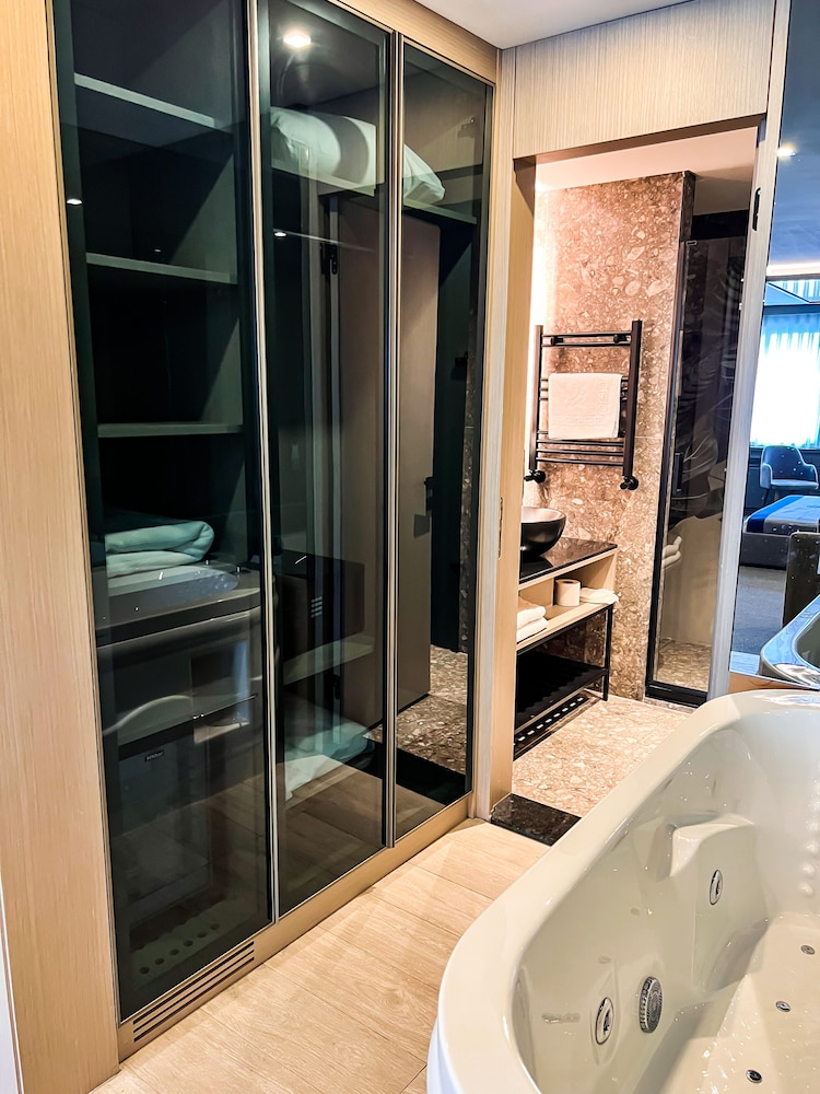 Triada Hotel Karakoy 17