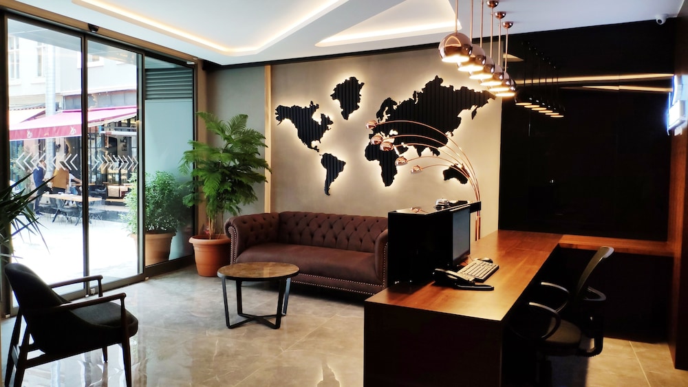 Triada Hotel Karakoy 5