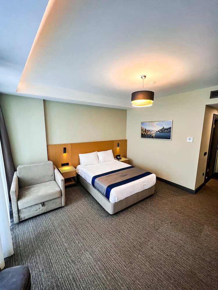 Triada Hotel Karakoy 21