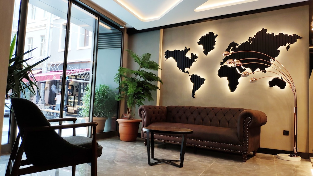 Triada Hotel Karakoy 4