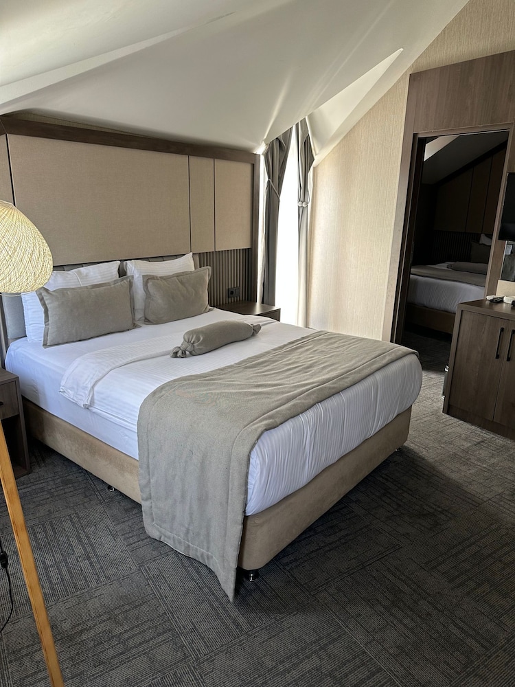 Best Garden Hotel 18