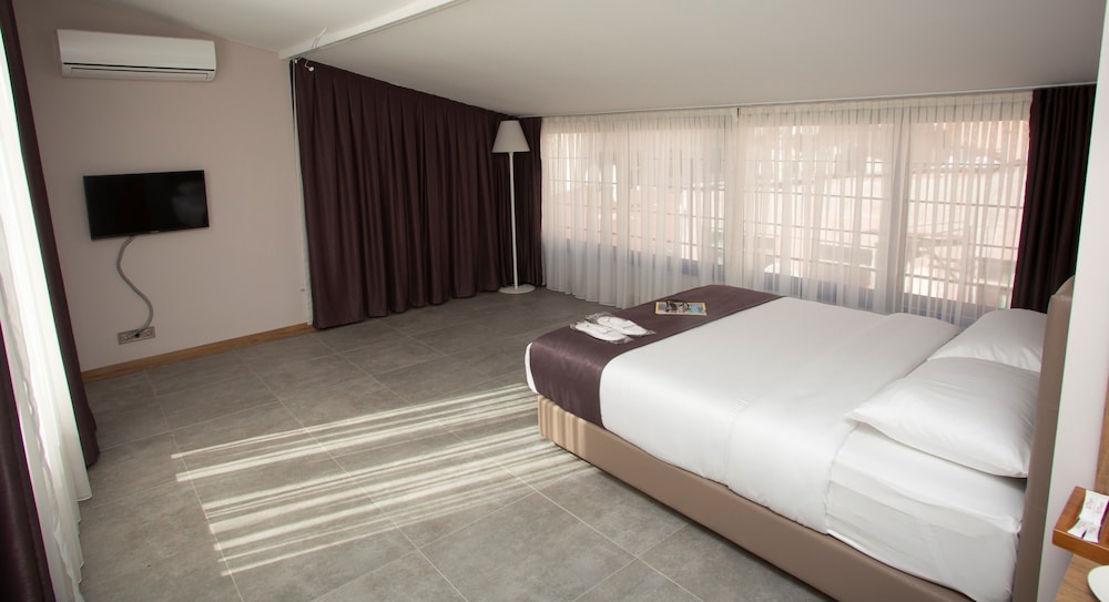 Jurnal Hotel 5