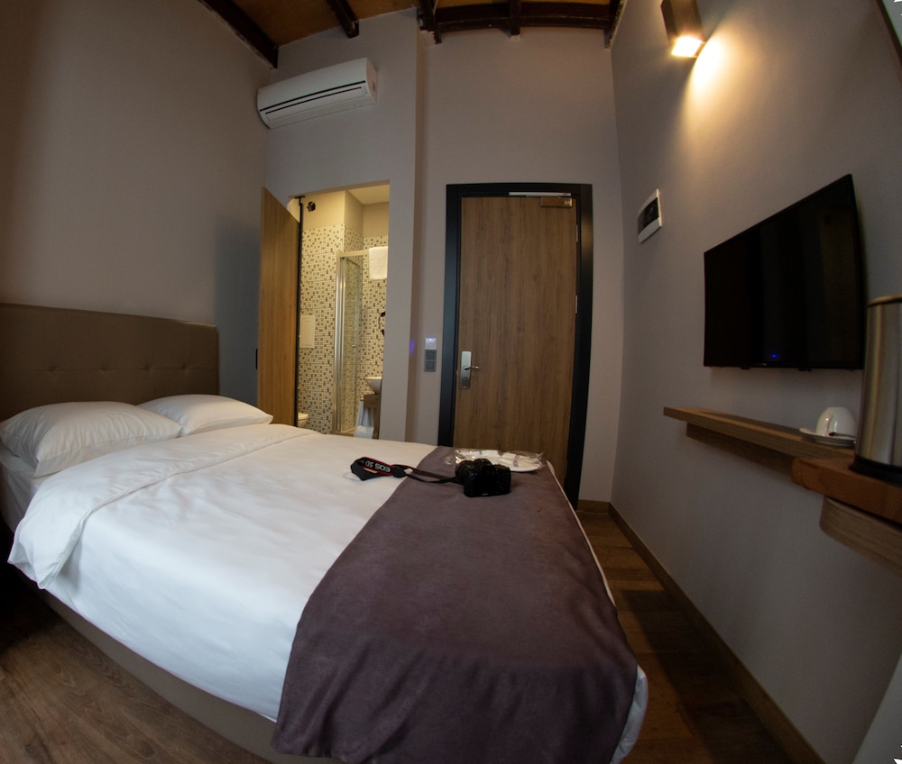 Jurnal Hotel 15